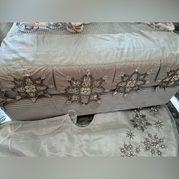 PIER ONE IMPORTS BEADED SNOWFLAKE CHRISTMAS LOT - Picture 2 of 12